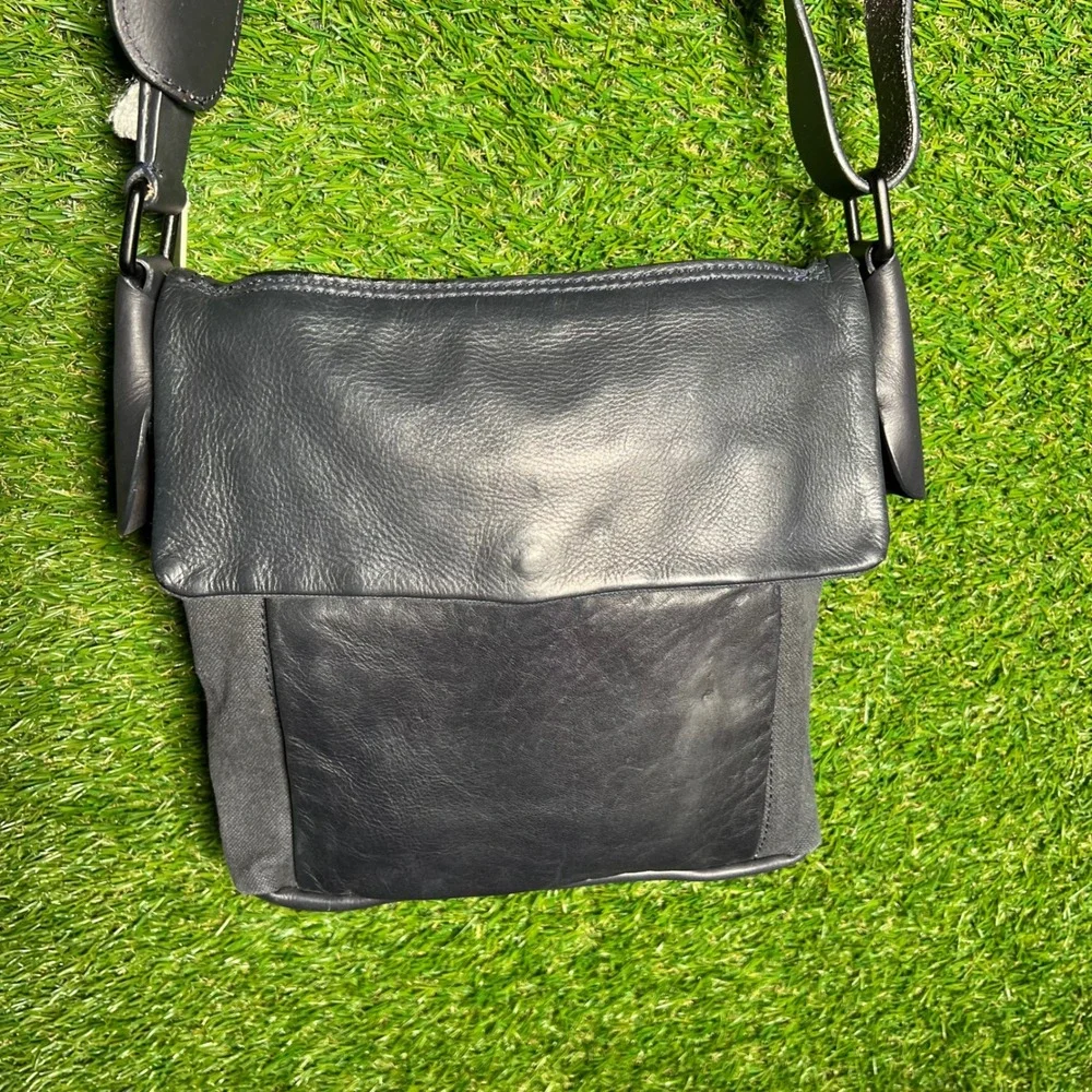 Diesel Suave Hard Core Blue Leather Canvas Messenger Crossbody Bag 00XA50PR421